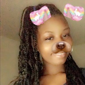 Meet your Posher, Leah